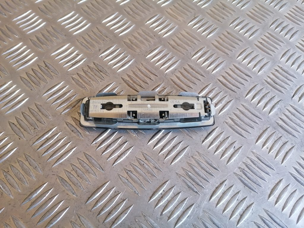 Aizmugurējo sēdvietu apgaismojums priekš OPEL ZAFIRA 2004 2 Aizmugurējo sēdvietu apgaismojums priekš OPEL ZAFIRA 2004