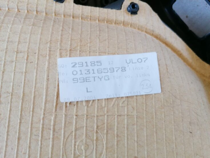 Priekšējo kreiso durvju apdare priekš OPEL ZAFIRA 2004