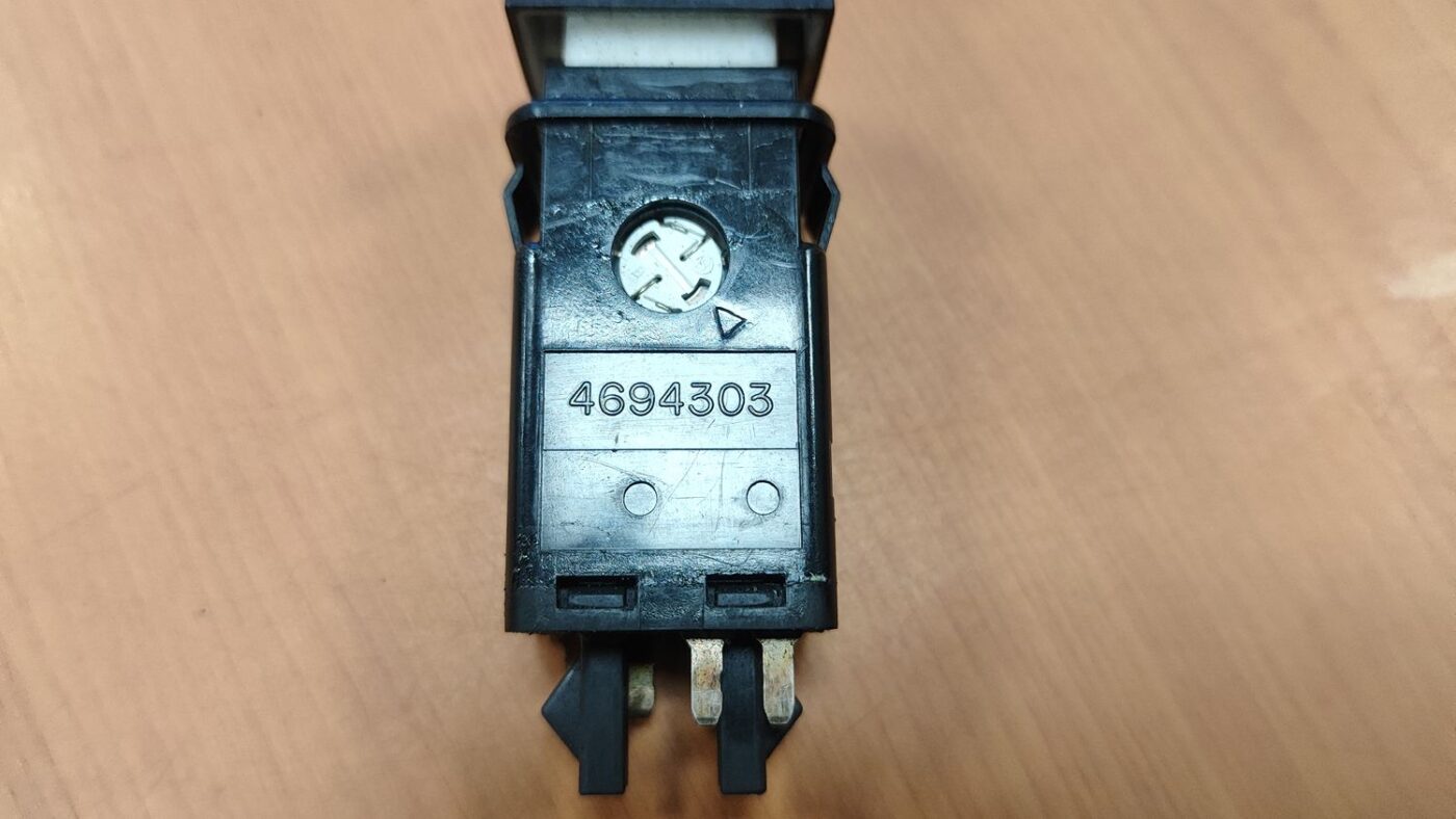 ESP poga priekš SAAB 9-5 1999 4 ESP poga priekš SAAB 9-5 1999