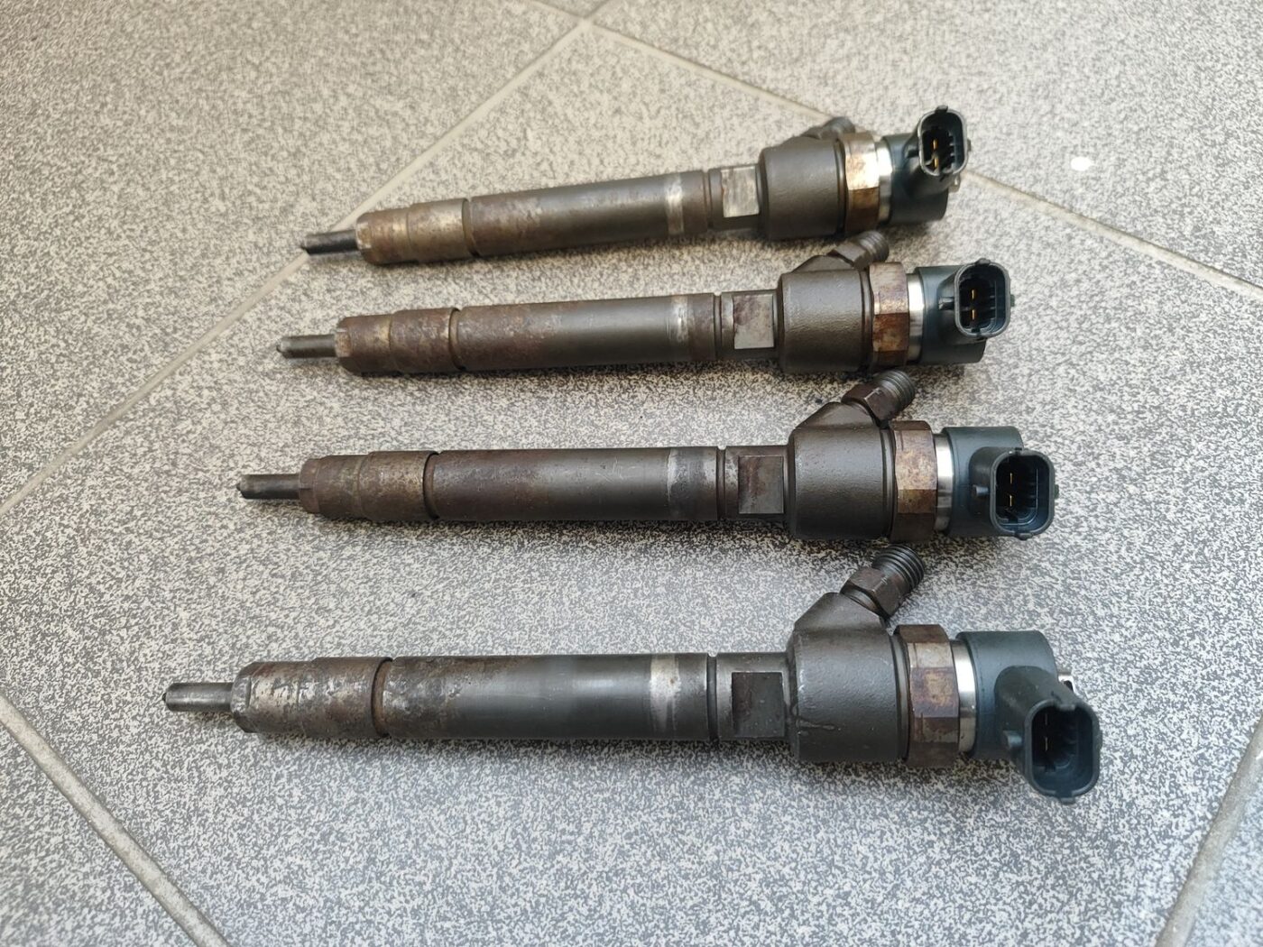 Degvielas smidzinātājs priekš VOLVO S80 2007 GREY 7 Degvielas smidzinātājs priekš VOLVO S80 2007 GREY