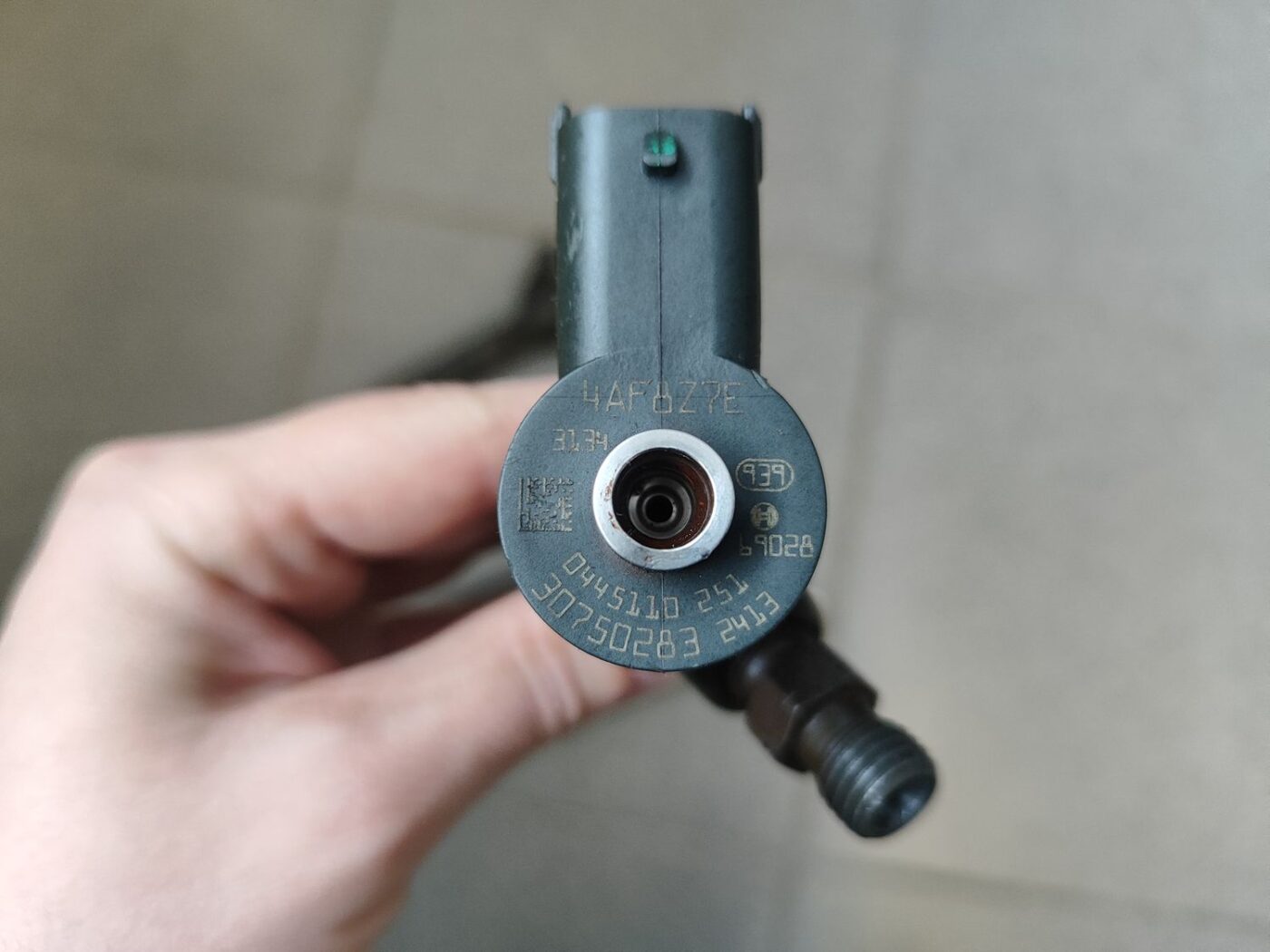 Degvielas smidzinātājs priekš VOLVO S80 2007 GREY 4 Degvielas smidzinātājs priekš VOLVO S80 2007 GREY