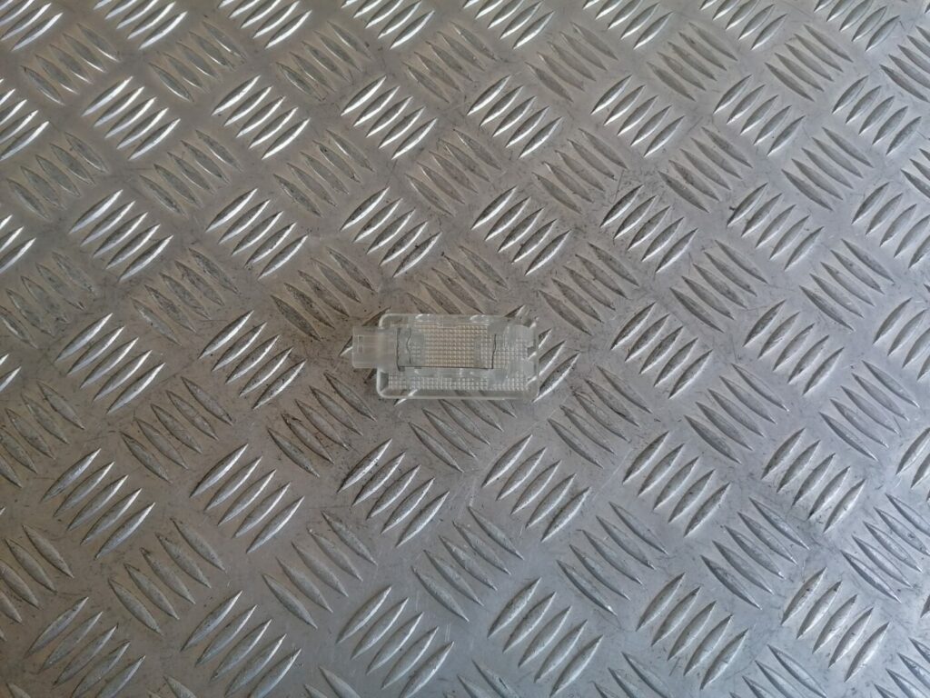 Apgaismojums bagažnieka nodalījuma priekš VOLVO C30 2008 SILVER 2 Apgaismojums bagažnieka nodalījuma priekš VOLVO C30 2008 SILVER