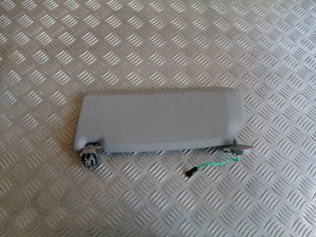 Saules aizsargs priekš VOLVO C30 2008 SILVER 2 Saules aizsargs priekš VOLVO C30 2008 SILVER