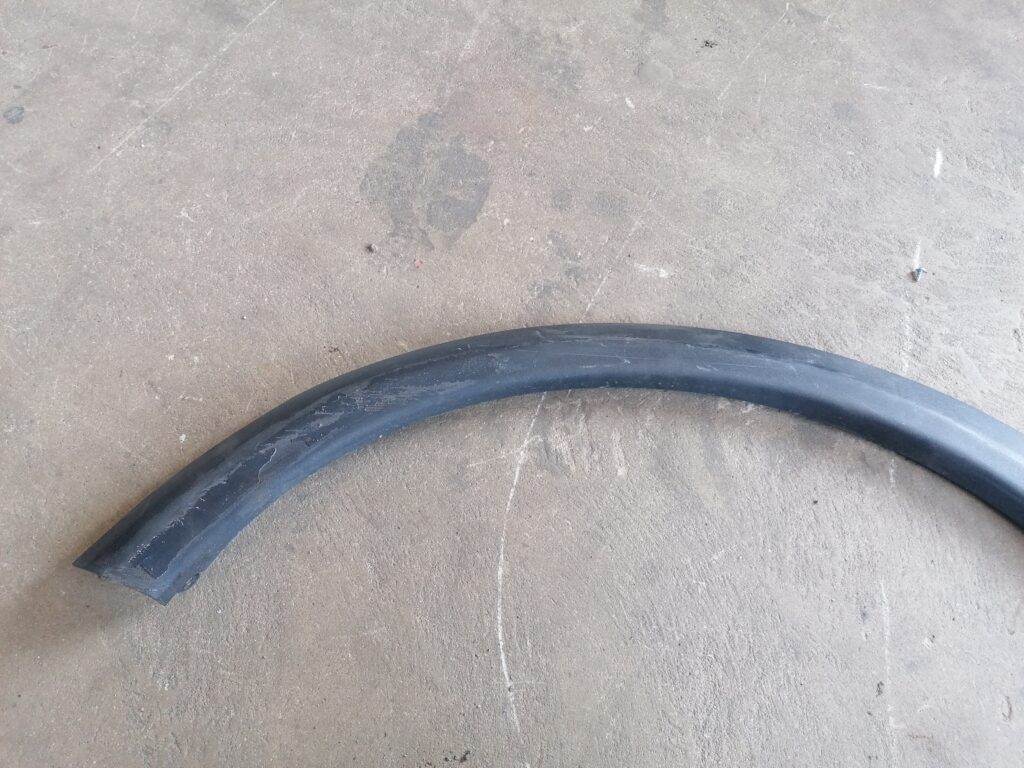 Aizmugurēja spārna uzlika (moldings) priekš VOLVO C30 2008 SILVER 2 Aizmugurēja spārna uzlika (moldings) priekš VOLVO C30 2008 SILVER