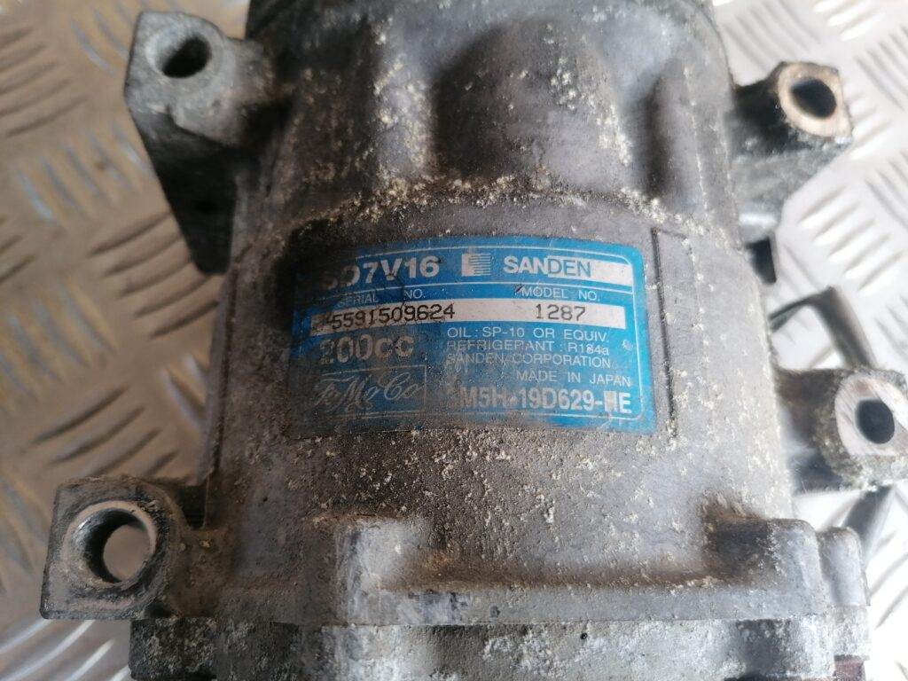 Gaisa kondicioniera kompresors priekš VOLVO C30 2008 SILVER 4 Gaisa kondicioniera kompresors priekš VOLVO C30 2008 SILVER