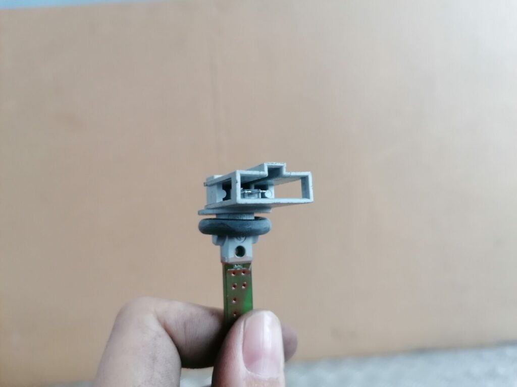 Temperatūras devejs priekš AUDI A4 2008 AVANT 2 Temperatūras devejs priekš AUDI A4 2008 AVANT