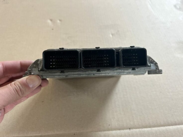 Dzinēja vadības bloks priekš VOLVO C30 2008 SILVER