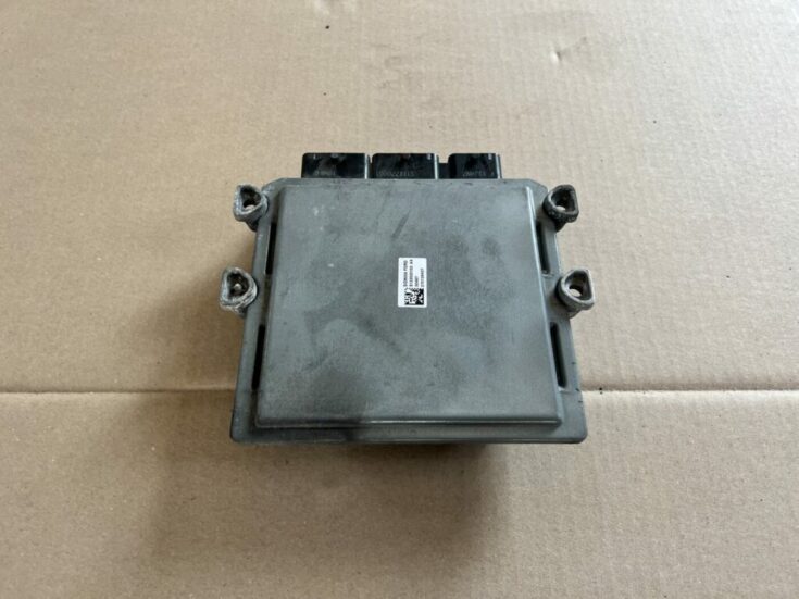 Dzinēja vadības bloks priekš VOLVO C30 2008 SILVER