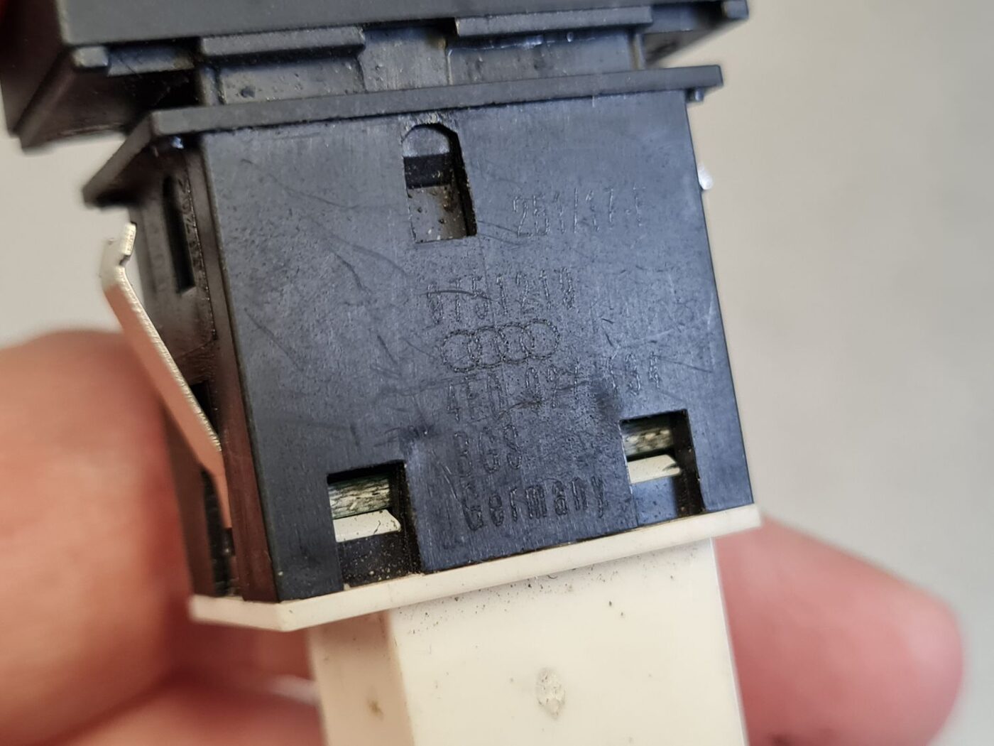 ESP poga priekš AUDI A6 2008 5 ESP poga priekš AUDI A6 2008