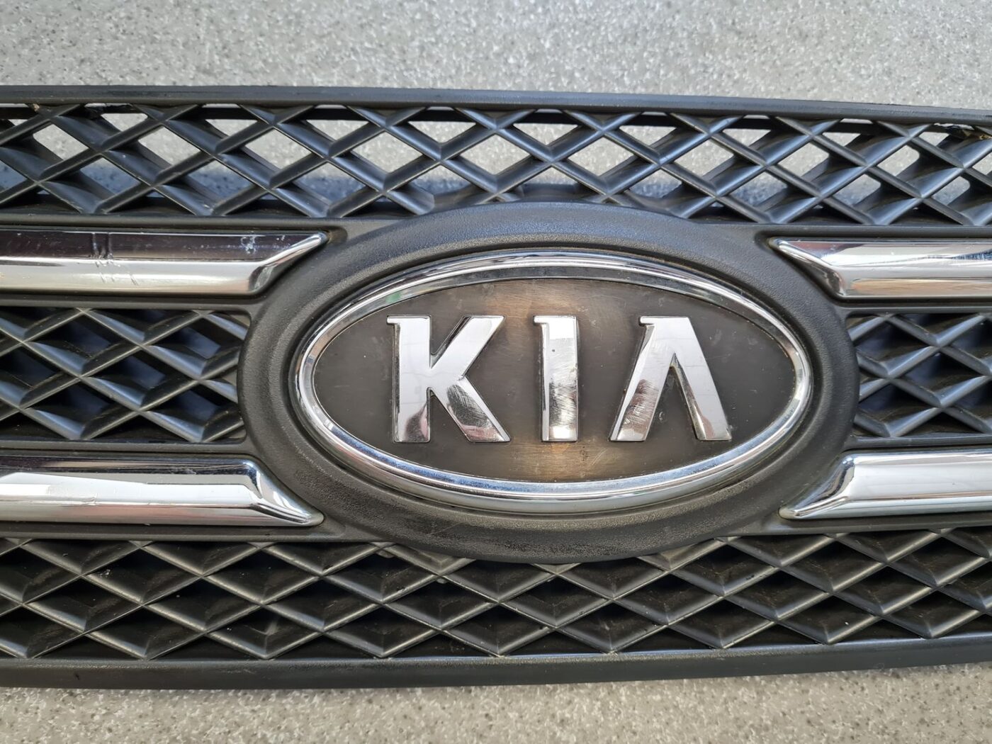 Bufera reste priekš KIA CEED 2007 12 Bufera reste priekš KIA CEED 2007