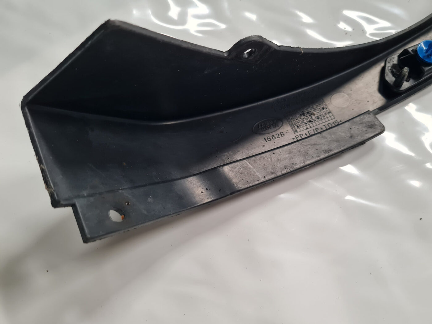 Aizmugurēja bufera uzlika pa labi priekš Land Rover Range Rover 2011-2018 4 Aizmugurēja bufera uzlika pa labi priekš Land Rover Range Rover 2011-2018