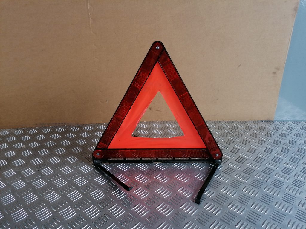 Brīdinājuma trīsstūris 1 Brīdinājuma trīsstūris