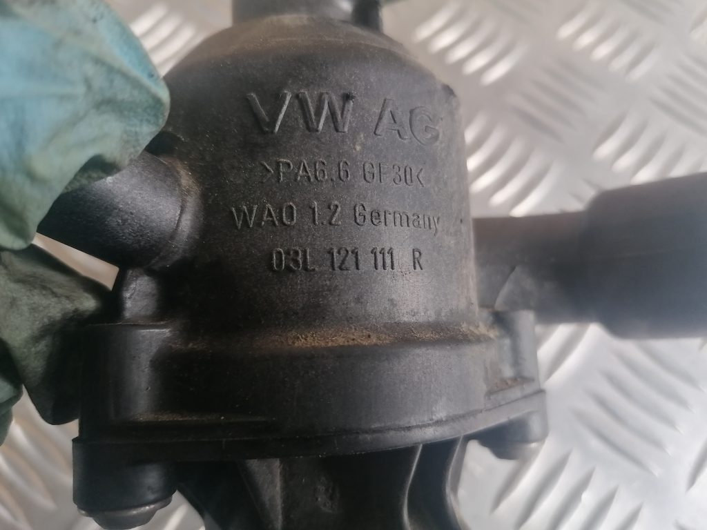 Termostata korpuss priekš VW GOLF VARIANT 2012 3 Termostata korpuss priekš VW GOLF VARIANT 2012