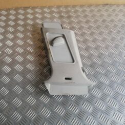 Vidējas salona statnes apdare priekš VW GOLF VARIANT 2012