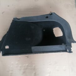 Bagāžnieka nodalījuma sānu apdare priekš VW GOLF VARIANT 2012