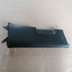 Vidējas salona statnes apdare priekš VW GOLF VARIANT 2012