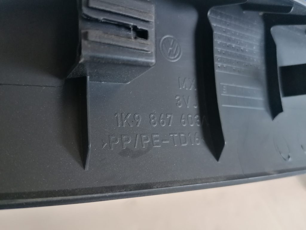 Bagāžnieka vāka apdare priekš VW GOLF VARIANT 2012 2 Bagāžnieka vāka apdare priekš VW GOLF VARIANT 2012