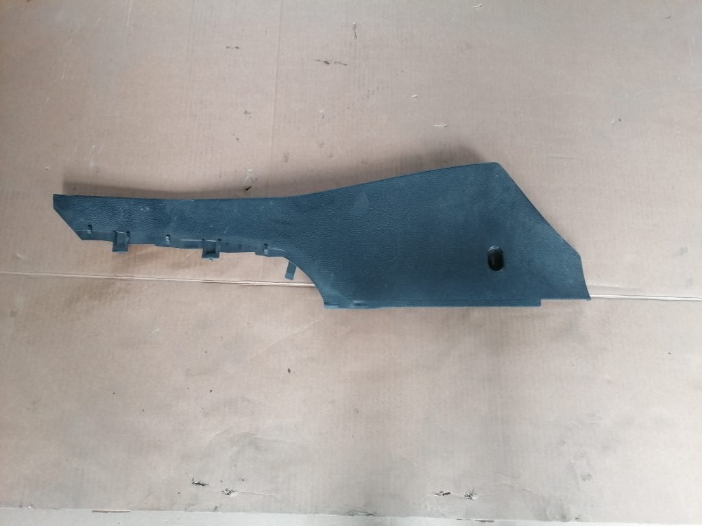 Centrālās konsoles (apdares) sānu panelis priekš VW GOLF VARIANT 2012 1 Centrālās konsoles (apdares) sānu panelis priekš VW GOLF VARIANT 2012