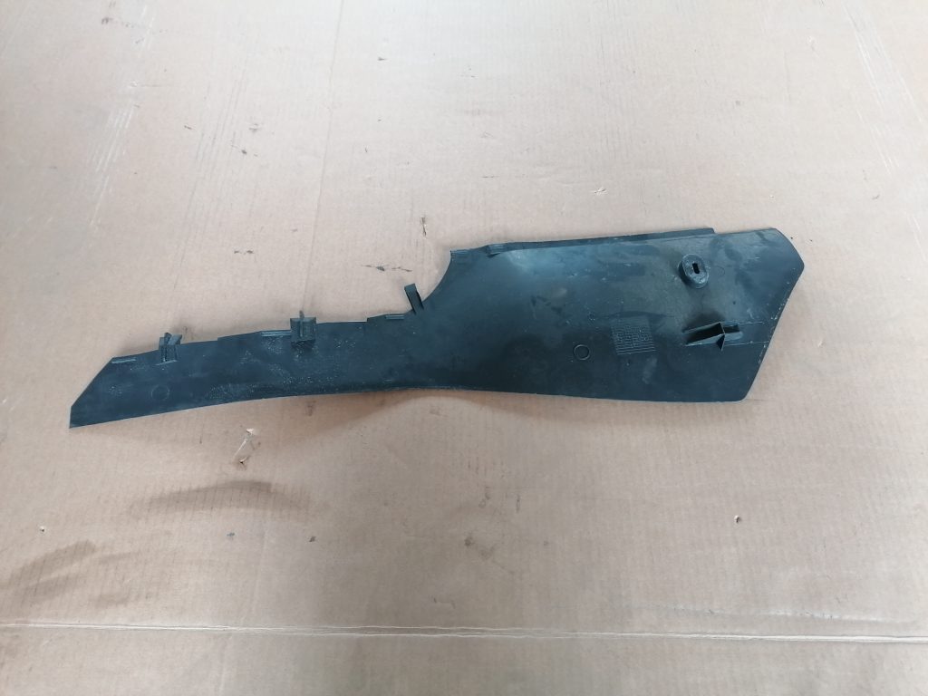 Centrālās konsoles (apdares) sānu panelis priekš VW GOLF VARIANT 2012 2 Centrālās konsoles (apdares) sānu panelis priekš VW GOLF VARIANT 2012