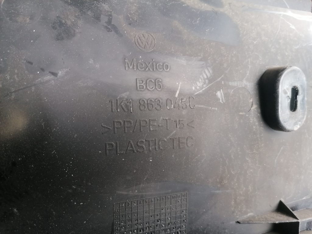 Centrālās konsoles (apdares) sānu panelis priekš VW GOLF VARIANT 2012 3 Centrālās konsoles (apdares) sānu panelis priekš VW GOLF VARIANT 2012