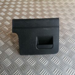 Mantu glabāšanas nodalījums vadītāja pusē priekš VW GOLF VARIANT 2012