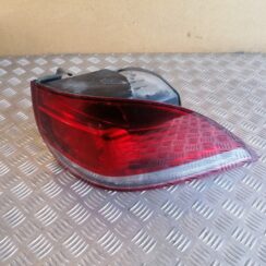 Aizmugurējais labais lukturis priekš VW GOLF VARIANT 2012