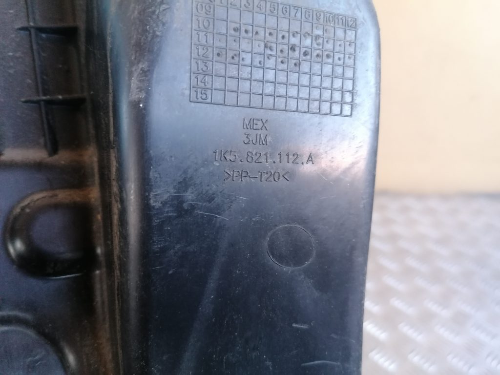 Ieliktņis starp spārnu un durvīm priekš VW GOLF VARIANT 2012 3 Ieliktņis starp spārnu un durvīm priekš VW GOLF VARIANT 2012