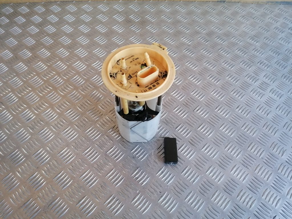 Degvielas tvertnes sūknis priekš VW GOLF VARIANT 2012 1 Degvielas tvertnes sūknis priekš VW GOLF VARIANT 2012