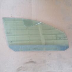 Priekšējo labo durvju stikls priekš VW GOLF VARIANT 2012