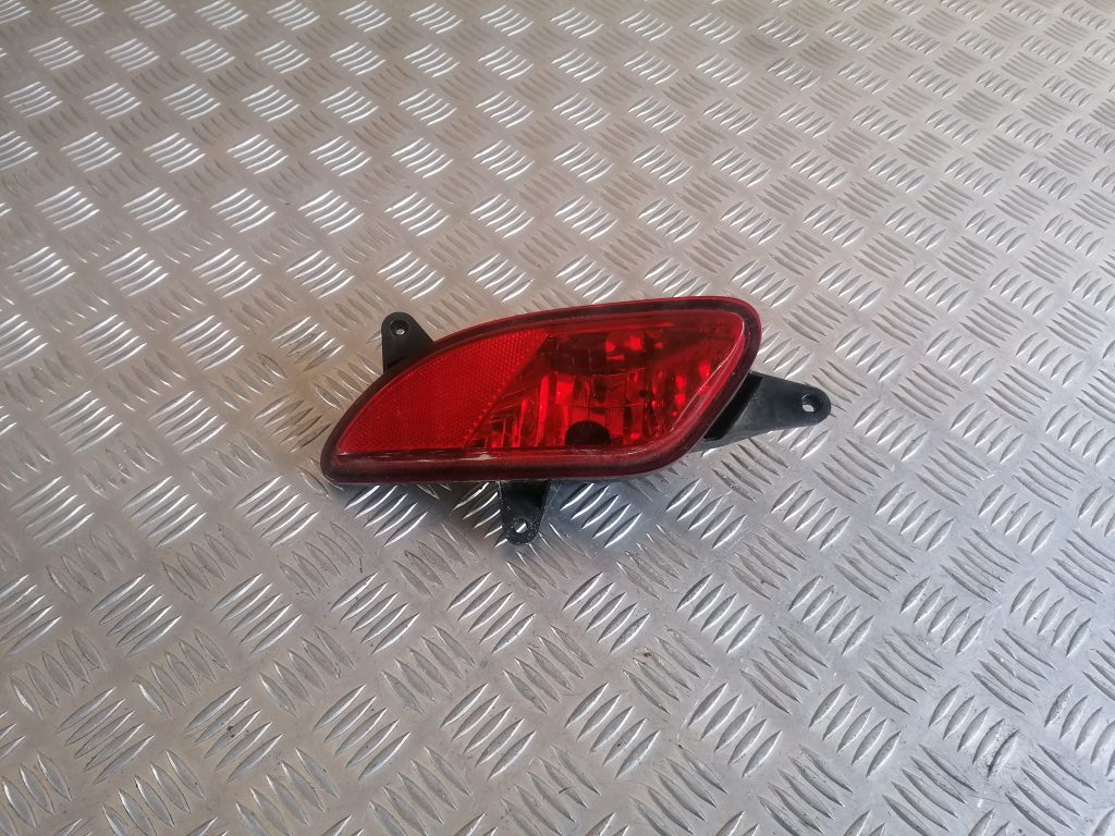 Miglas lukturis aizmugurē kreisā pusē priekš KIA CEED 2007 1 Miglas lukturis aizmugurē kreisā pusē priekš KIA CEED 2007