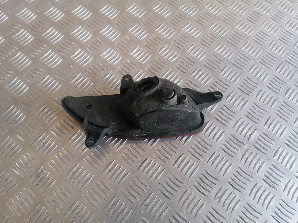 Miglas lukturis aizmugurē kreisā pusē priekš KIA CEED 2007 2 Miglas lukturis aizmugurē kreisā pusē priekš KIA CEED 2007