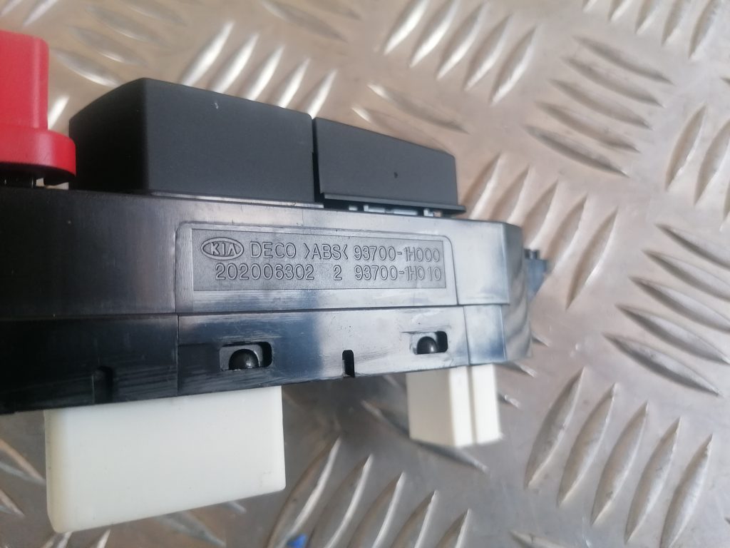 Mērinstrumentu paneļa pārslēgšanas pogas priekš KIA CEED 2007 3 Mērinstrumentu paneļa pārslēgšanas pogas priekš KIA CEED 2007