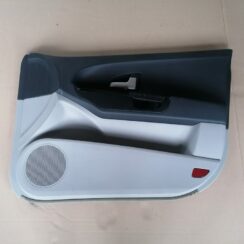 Priekšējo labo durvju apdare priekš KIA CEED 2007