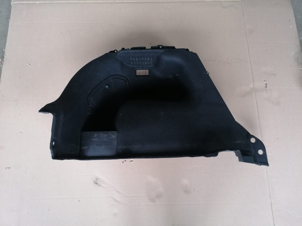 Bagāžnieka nodalījuma sānu apdare priekš KIA CEED 2007 1 Bagāžnieka nodalījuma sānu apdare priekš KIA CEED 2007