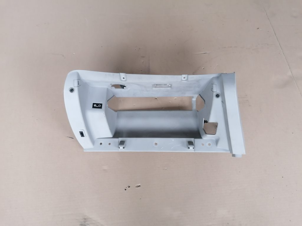 Mantu glabāšanas nodalījums pasažiera pusē priekš KIA CEED 2007 1 Mantu glabāšanas nodalījums pasažiera pusē priekš KIA CEED 2007