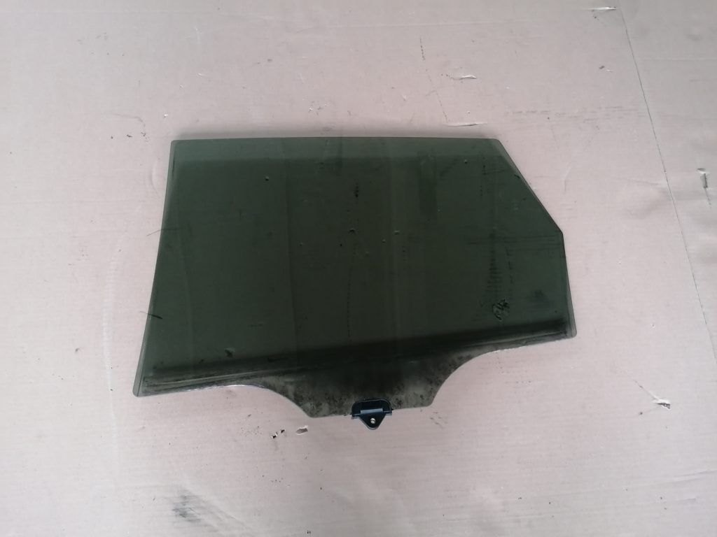 Aizmugurējo labo durvju stikls priekš KIA CEED 2007 1 Aizmugurējo labo durvju stikls priekš KIA CEED 2007