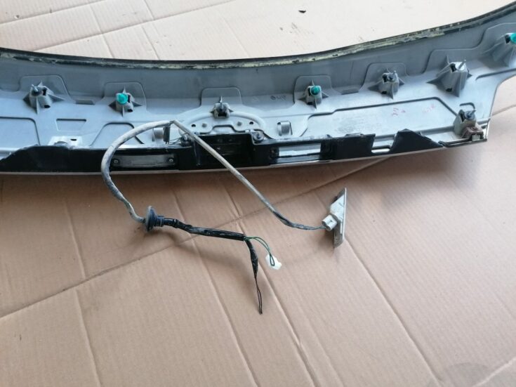 Numura zīmes gaismas uzlika komplektā priekš SUBARU LEGACY 2009
