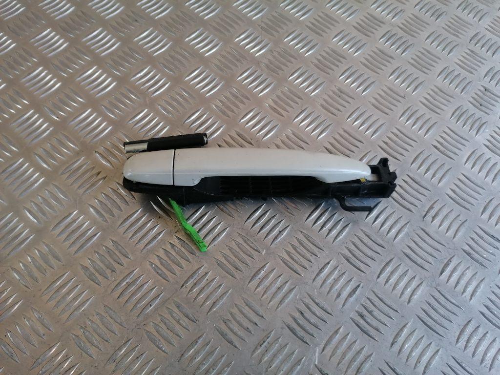 Aizmugurējāis labais durvju rokturis priekš SUBARU LEGACY 2009 1 Aizmugurējāis labais durvju rokturis priekš SUBARU LEGACY 2009