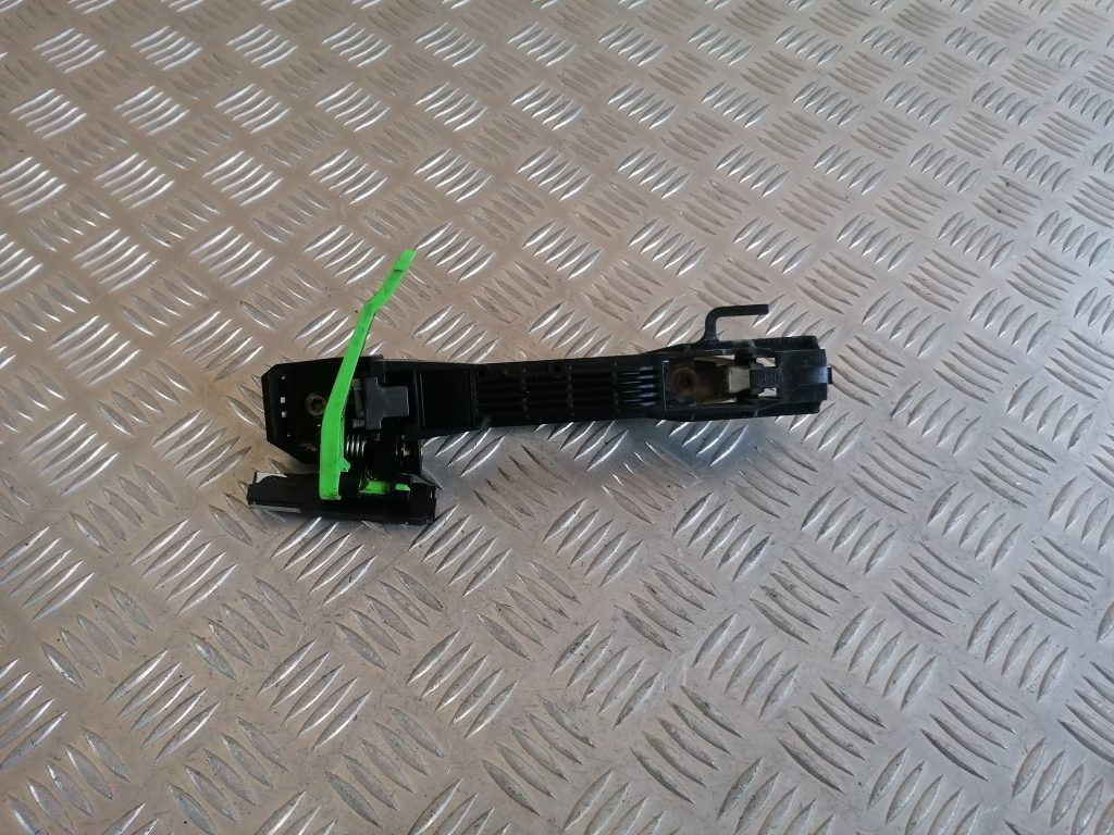 Aizmugurējāis labais durvju rokturis priekš SUBARU LEGACY 2009 2 Aizmugurējāis labais durvju rokturis priekš SUBARU LEGACY 2009