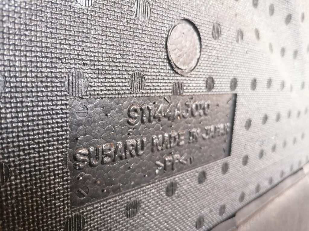 Bagāžnieka nodalījuma instrumentu ieliktnis priekš SUBARU LEGACY 2009 2 Bagāžnieka nodalījuma instrumentu ieliktnis priekš SUBARU LEGACY 2009