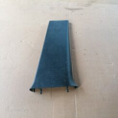 Vidējas salona statnes apdare priekš VW GOLF IV 1999