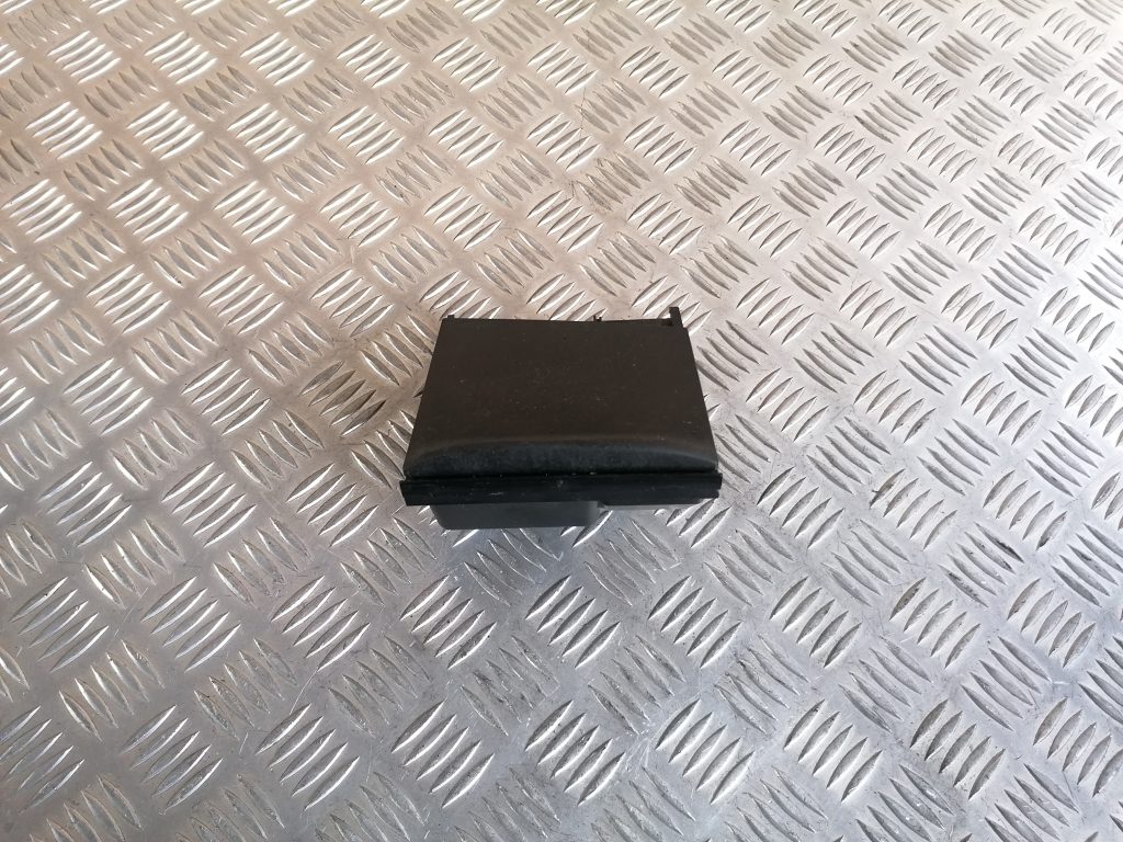 Pelnu trauks priekš VW GOLF IV 1999 1 Pelnu trauks priekš VW GOLF IV 1999