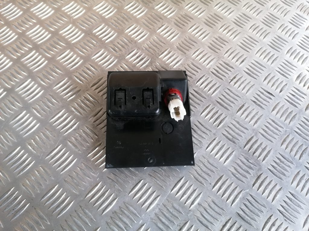 Pelnu trauks priekš VW GOLF IV 1999 2 Pelnu trauks priekš VW GOLF IV 1999