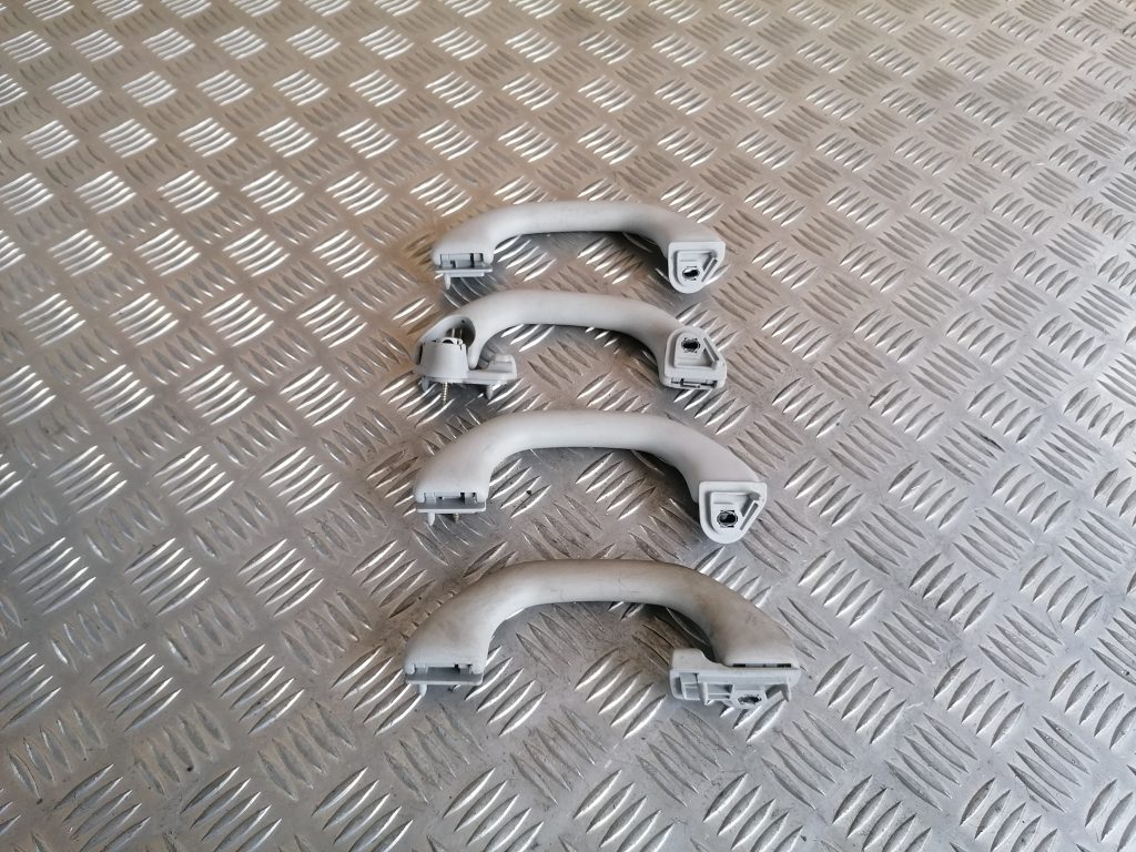 Salona rokturis griestos priekš VW GOLF IV 1999 1 Salona rokturis griestos priekš VW GOLF IV 1999