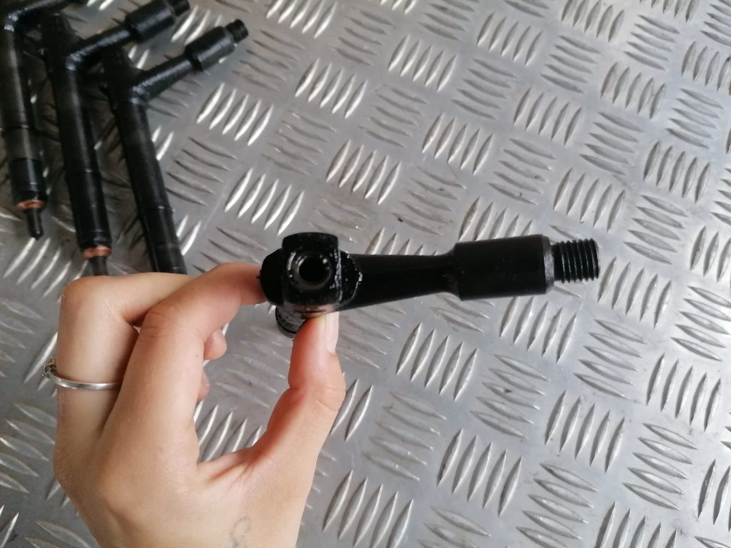 Degvielas smidzinātājs priekš OPEL ASTRA 2002 2 Degvielas smidzinātājs priekš OPEL ASTRA 2002