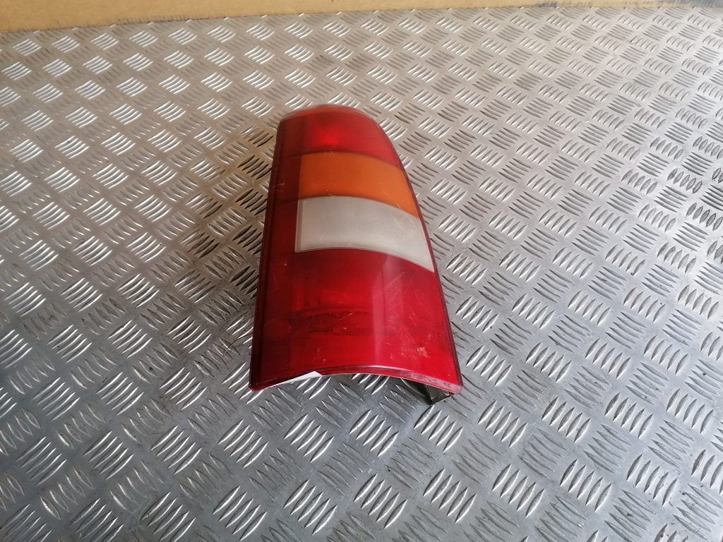 Aizmugurējais labais lukturis priekš OPEL ASTRA 2002 1 Aizmugurējais labais lukturis priekš OPEL ASTRA 2002