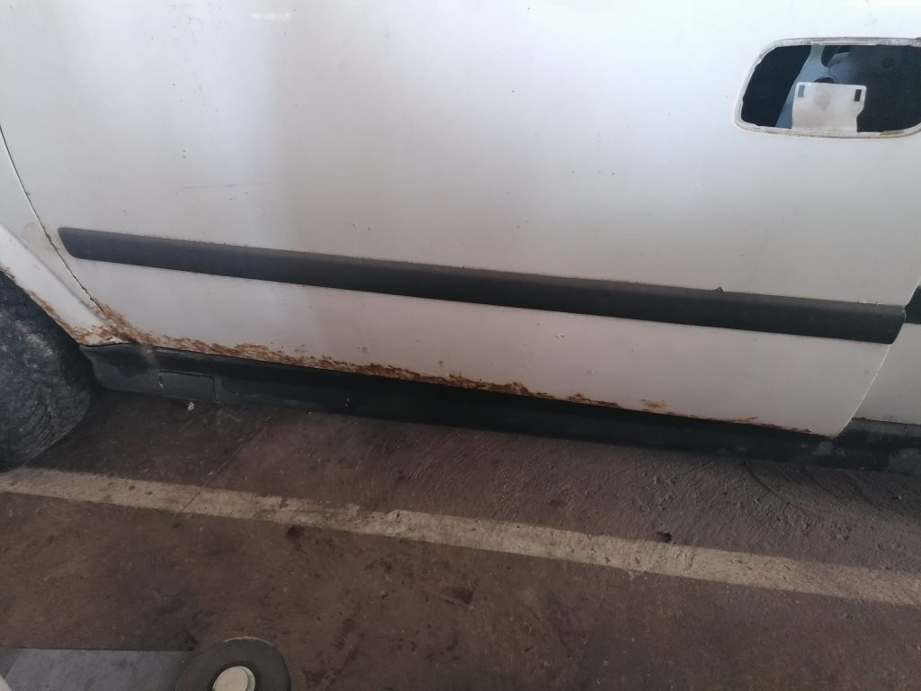 Priekšējās kreisās durvis priekš OPEL ASTRA 2002 2 Priekšējās kreisās durvis priekš OPEL ASTRA 2002