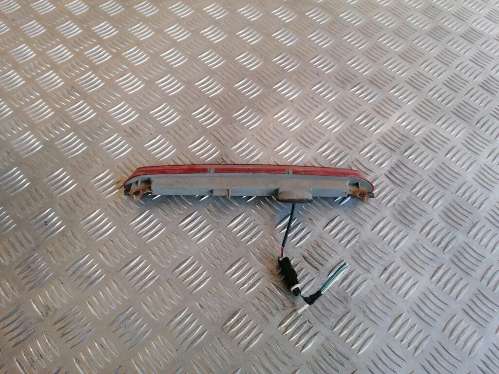 Stop signāls priekš TOYOTA AVENSIS 2007 2 Stop signāls priekš TOYOTA AVENSIS 2007