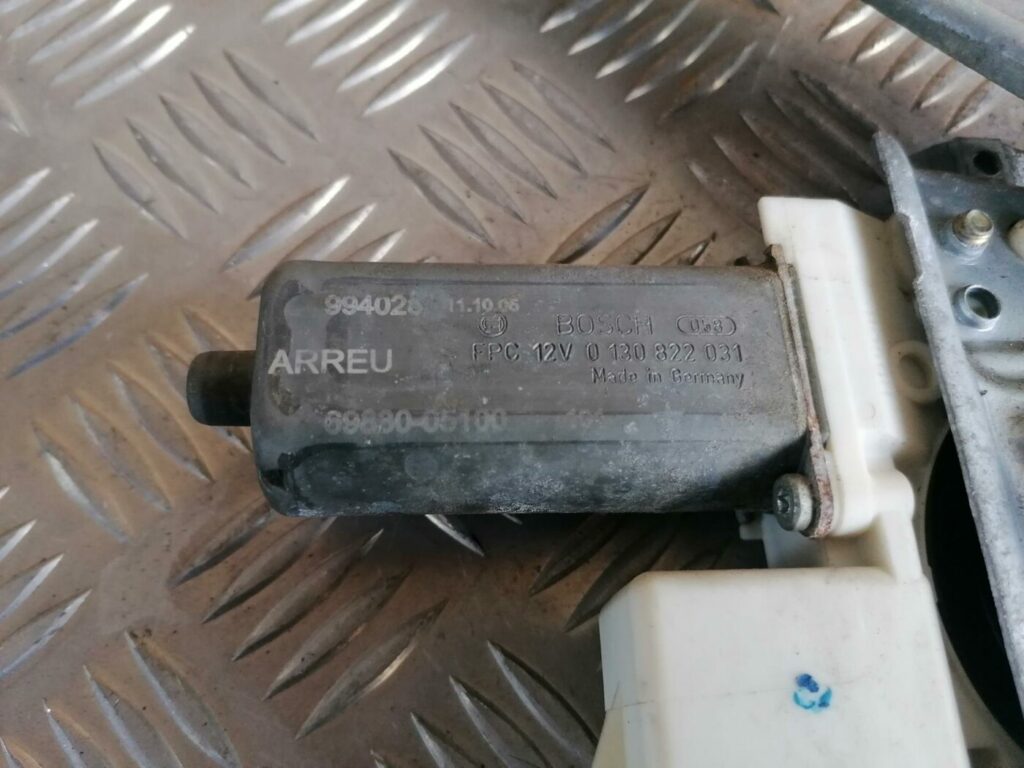 Stikla pacelšanas mehānisms aizmugurējais labais priekš TOYOTA AVENSIS 2007 3 Stikla pacelšanas mehānisms aizmugurējais labais priekš TOYOTA AVENSIS 2007