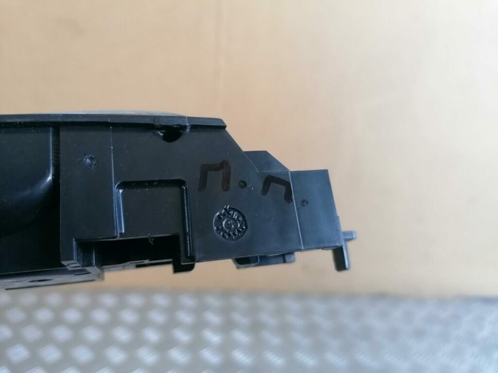 Salona durvju rokturis, priekšējais labais priekš TOYOTA AVENSIS 2007 5 Salona durvju rokturis, priekšējais labais priekš TOYOTA AVENSIS 2007